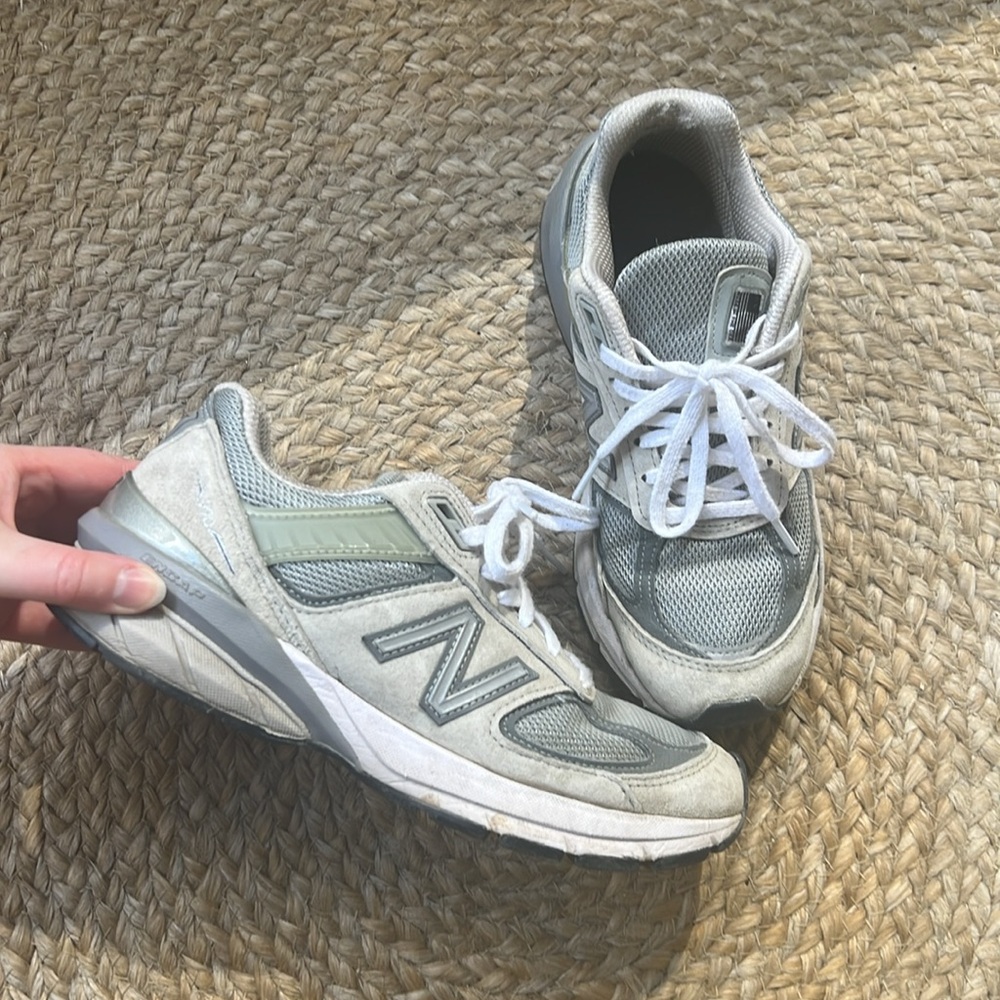 New Balance 990